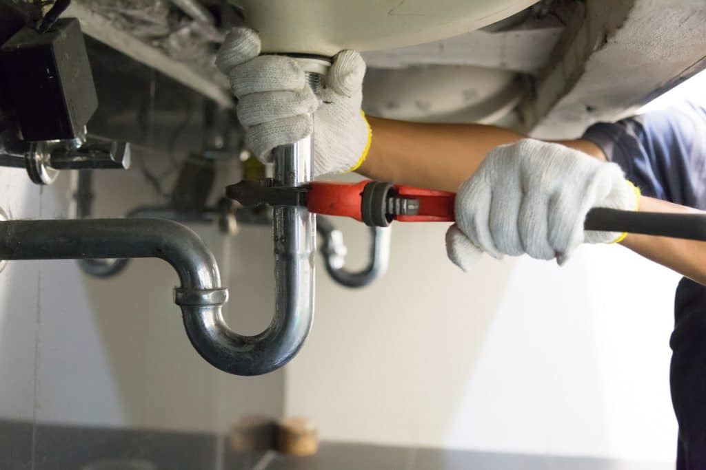 Signs You Need to Call a Plumber